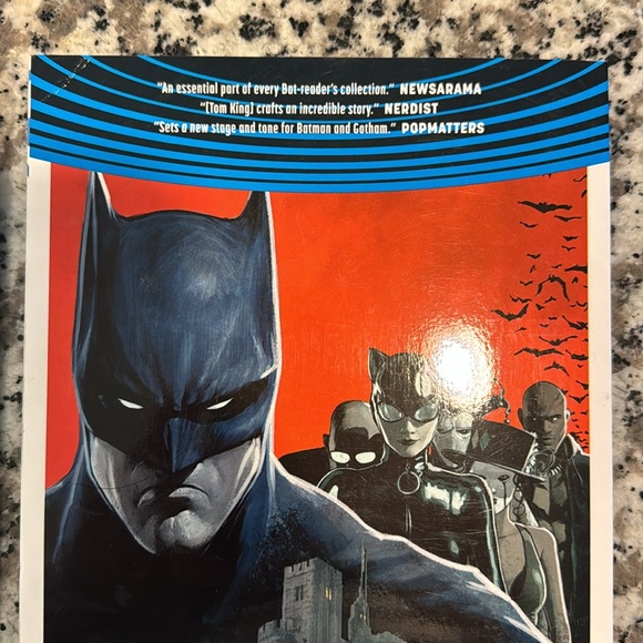 Batman TPB Vol. 1 & 2 - Picture 5 of 6